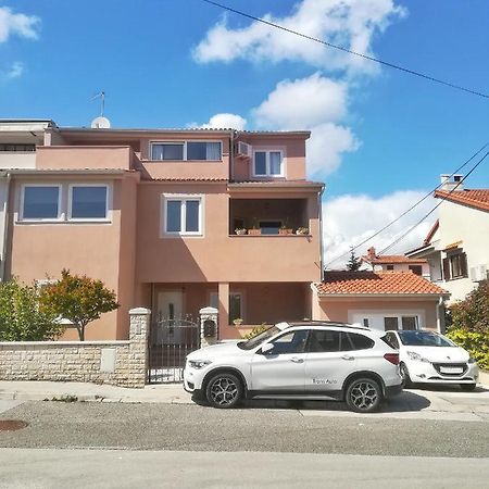 Jimmy Apartments بولا المظهر الخارجي الصورة