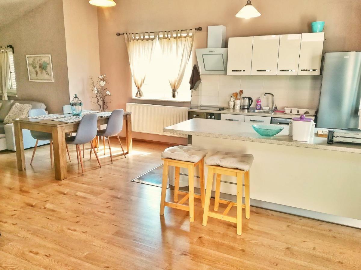 Jimmy Apartments بولا المظهر الخارجي الصورة