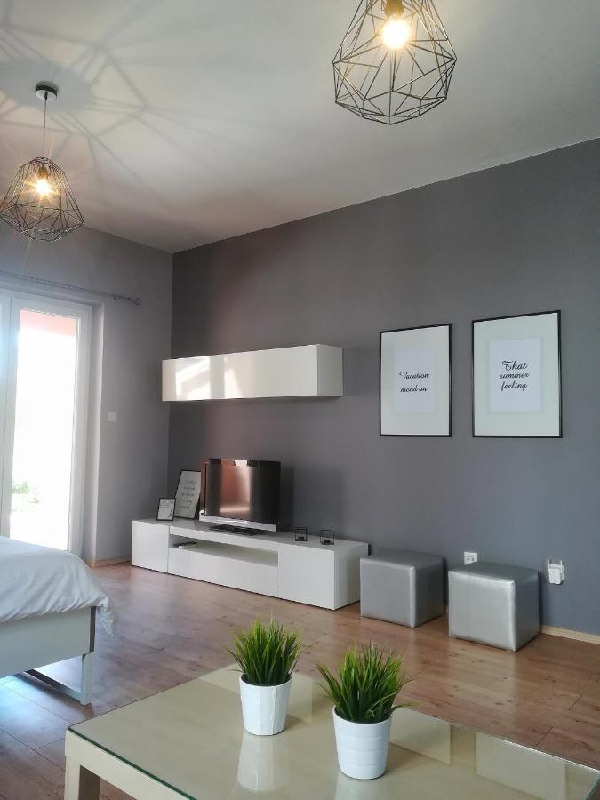 Jimmy Apartments بولا المظهر الخارجي الصورة