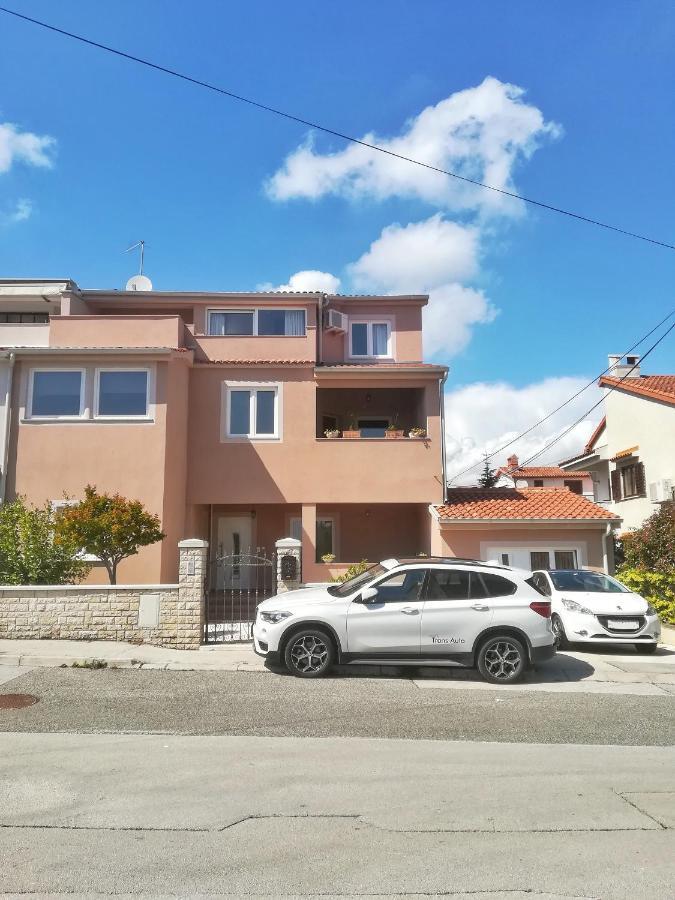 Jimmy Apartments بولا المظهر الخارجي الصورة