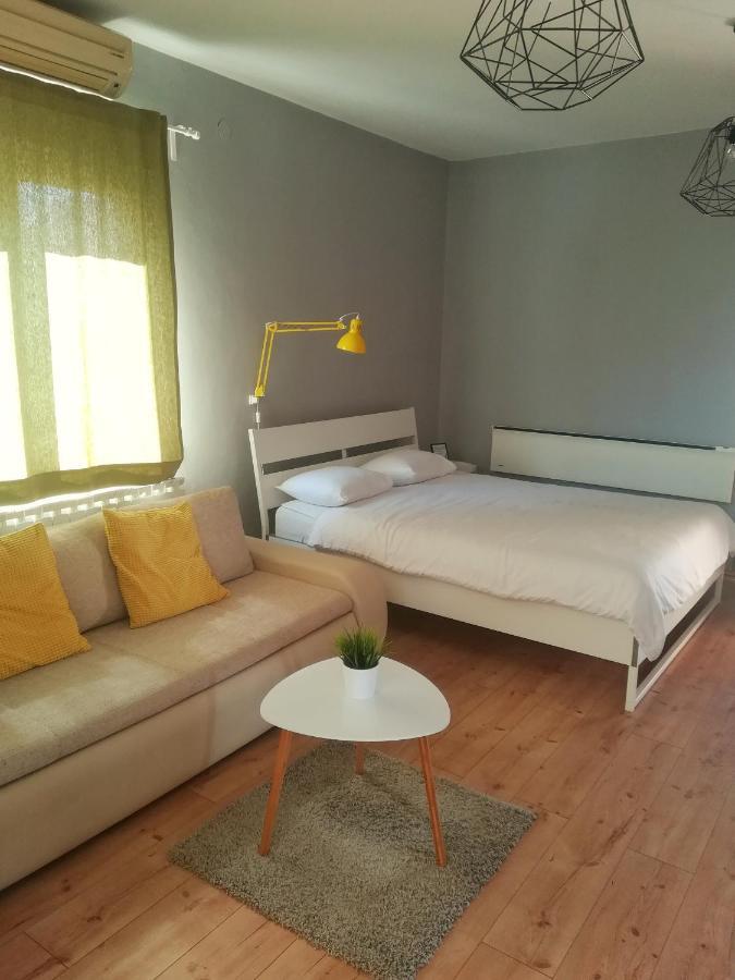 Jimmy Apartments بولا المظهر الخارجي الصورة